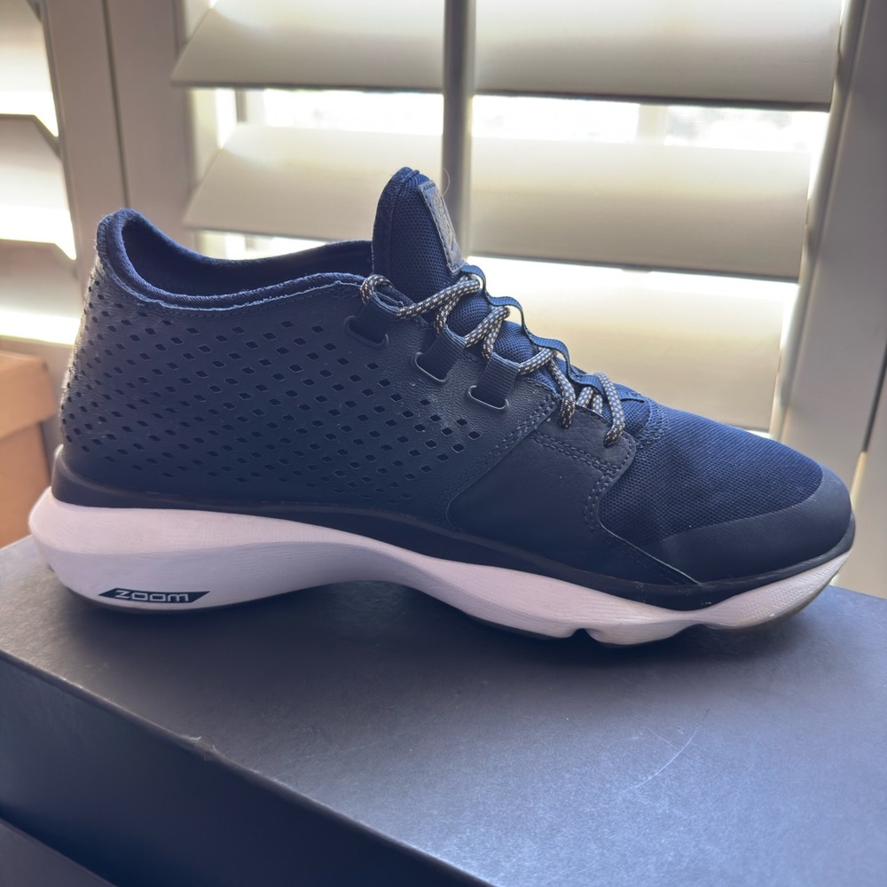 Nike Jordan Flow Navy and Gold Sneakers Size 9 - Picture 7 of 11